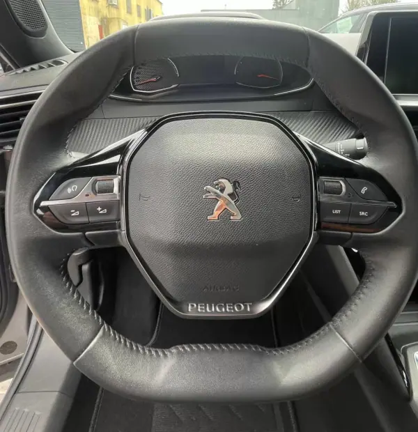 Peugeot 2008 2023 - 19750 EUR, 69580 km - AUTO.MOTO.pt - 69580km - foto 6 de 20