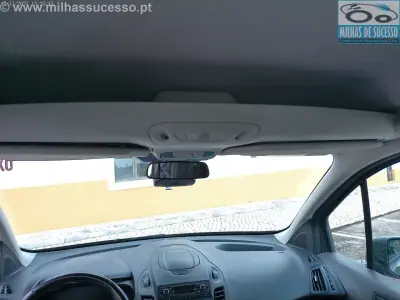 Ford Tourneo Connect 2020 - 19980 EUR, 108000 km - AUTO.MOTO.pt - 108000km - foto 21 de 31