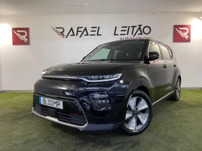 Kia e-Soul 2020 - 19750 EUR, 79000 km - AUTO.MOTO.pt - 79000km - foto 2 de 38