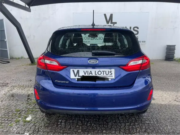 Ford Fiesta 2018 - 12750 EUR, 140000 km - AUTO.MOTO.pt - 140000km - foto 3 de 6