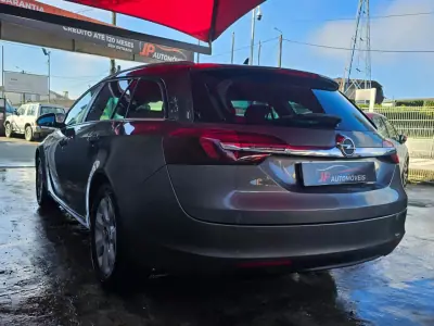 Opel Insignia Sports Tourer 2017 - 9999 EUR, 205000 km - AUTO.MOTO.pt - 205000km - foto 13 de 14