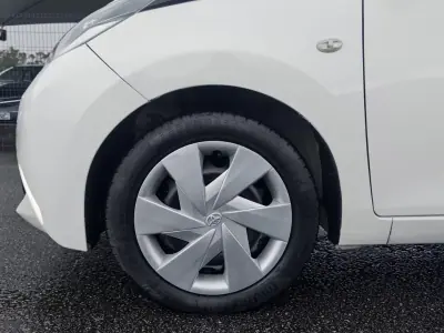 Toyota Aygo 2018 - 9990 EUR, 90000 km - AUTO.MOTO.pt - 90000km - foto 9 de 28