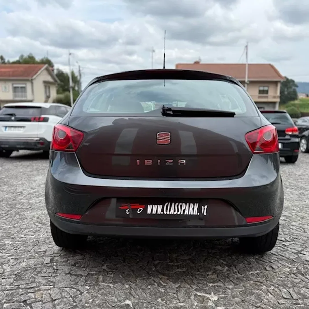 SEAT Ibiza 2011 - 7500 EUR, 210000 km - AUTO.MOTO.pt - 210000km - foto 8 de 20
