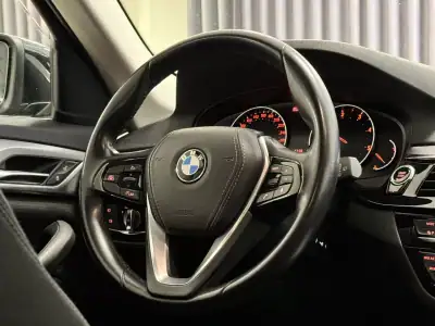 BMW 520 2018 - 24990 EUR, 153000 km - AUTO.MOTO.pt - 153000km - foto 40 de 52