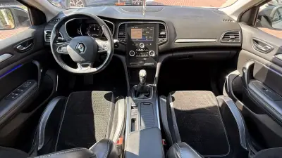 Renault Mégane 2016 - 8990 EUR, 208000 km - AUTO.MOTO.pt - 208000km - foto 19 de 27