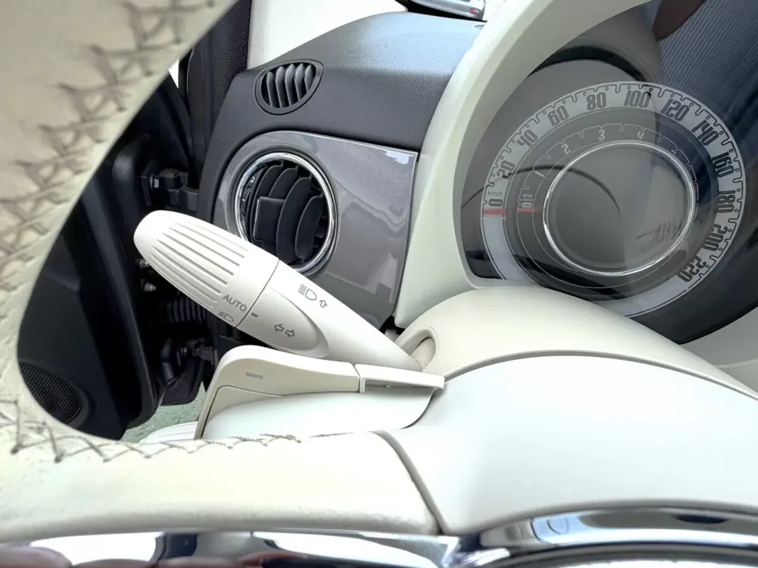 Fiat 500 2020 - 13650 EUR, 81794 km - AUTO.MOTO.pt - 81794km - foto 7 de 15