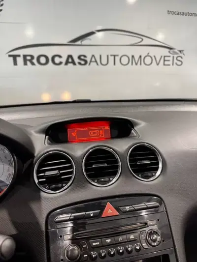 Peugeot 308 CC 2010 - 9900 EUR, 230890 km - AUTO.MOTO.pt - 230890km - foto 25 de 49