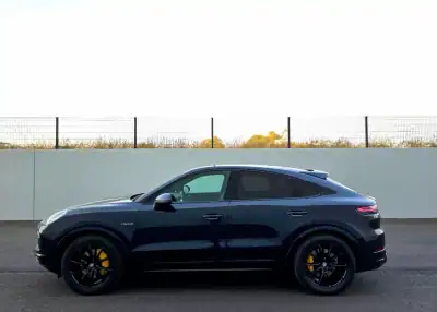 Porsche Cayenne Coupé 2021 - 89900 EUR, 57000 km - AUTO.MOTO.pt - 57000km - foto 13 de 36