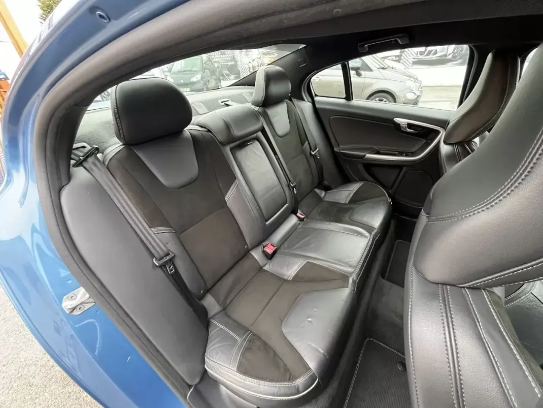 Volvo S60 2015 - 11950 EUR, 225000 km - AUTO.MOTO.pt - 225000km - foto 36 de 53