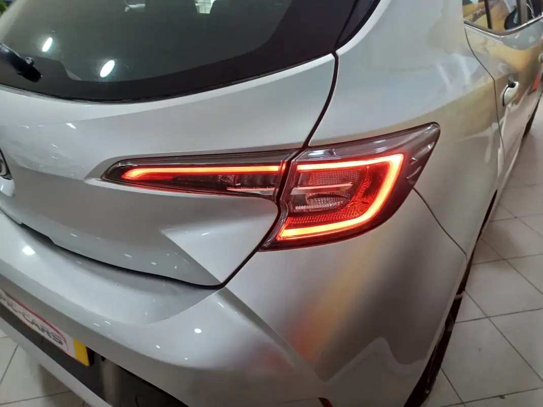 Toyota Corolla 2019 - 18390 EUR, 81211 km - AUTO.MOTO.pt - 81211km - foto 29 de 33