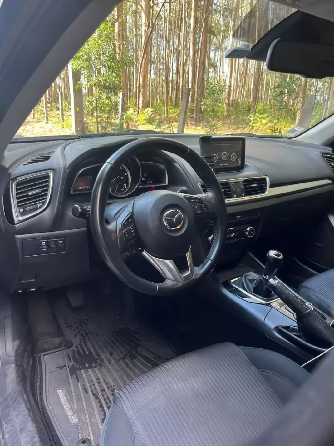 Mazda 3 2016 - 9990 EUR, 200000 km - 200000km - foto 7 de 10