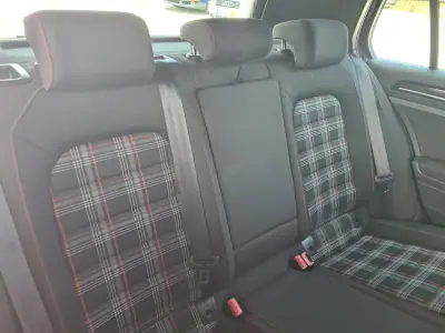 Volkswagen Polo 2014 - 19990 EUR, 85000 km - AUTO.MOTO.pt - 85000km - foto 21 de 24