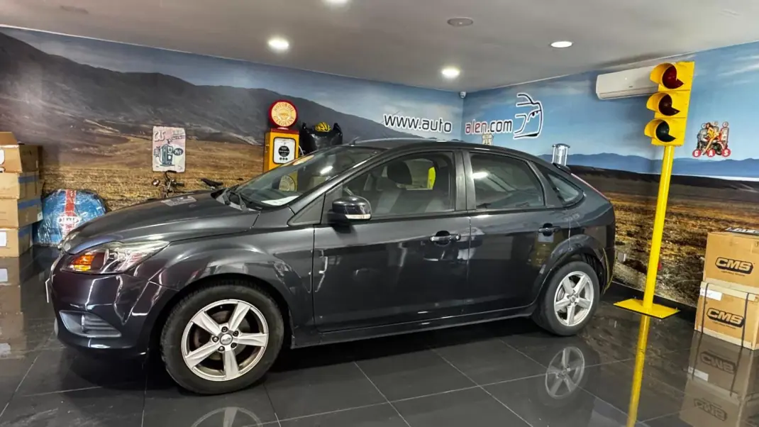Ford Focus 2008 - 5990 EUR, 210940 km - AUTO.MOTO.pt - 210940km - foto 1 de 14