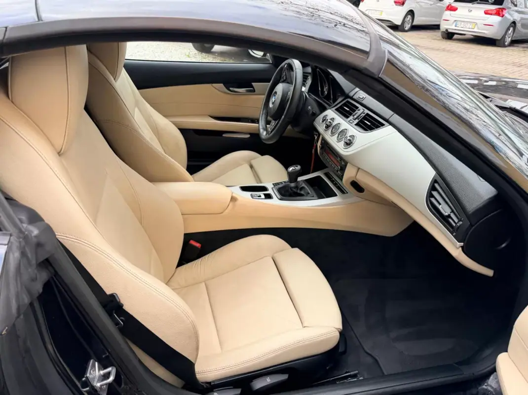 BMW Z4 2010 - 24750 EUR, 140350 km - AUTO.MOTO.pt - 140350km - foto 13 de 15