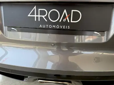 Jaguar F-Type 2018 - 46000 EUR, 64300 km - AUTO.MOTO.pt - 64300km - foto 59 de 135