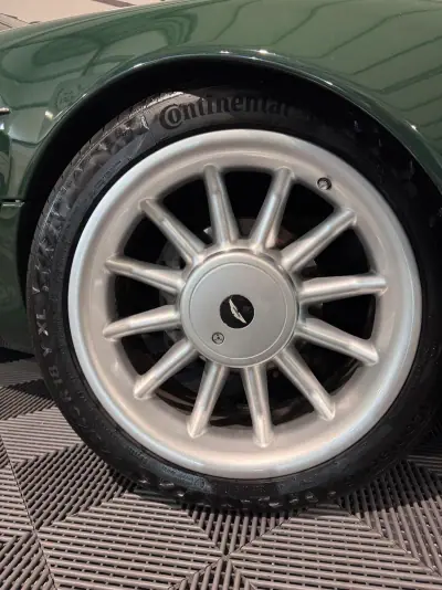 Aston Martin DB7 Vantage Coupé 1997 - 57500 EUR, 41000 km - AUTO.MOTO.pt - 41000km - foto 17 de 60