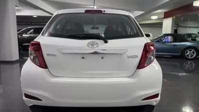 Toyota Yaris 2012 - 8490 EUR, 154000 km - AUTO.MOTO.pt - 154000km - foto 14 de 19