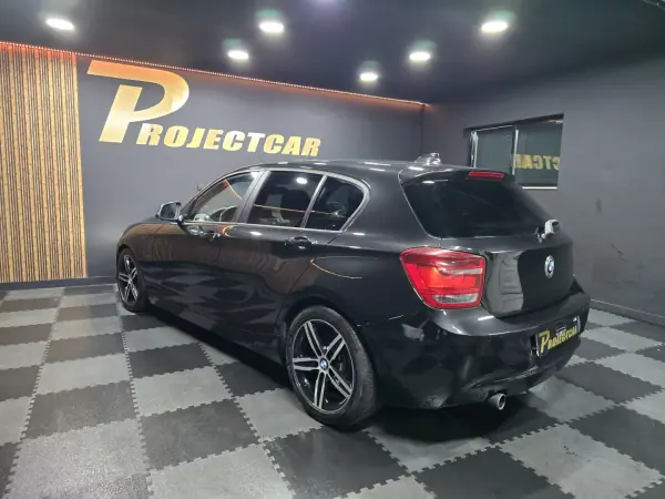 BMW 118 2014 - 15900 EUR, 178000 km - AUTO.MOTO.pt - 178000km - foto 12 de 16