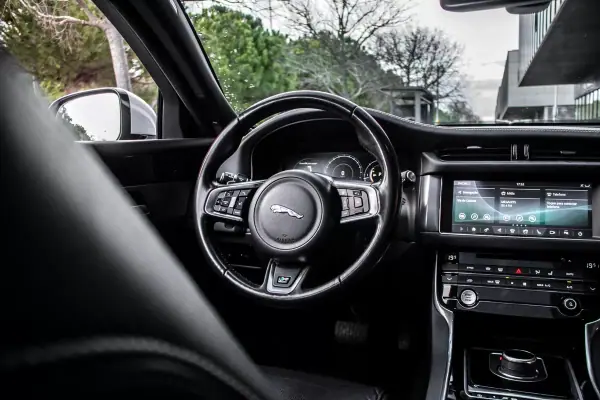 Jaguar XF Sportbrake 2019 - 23990 EUR, 147458 km - AUTO.MOTO.pt - 147458km - foto 36 de 47