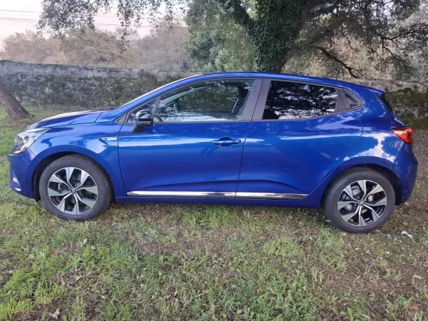Renault Clio 2023 - 18990 EUR, 21500 km - AUTO.MOTO.pt - 21500km - foto 8 de 38
