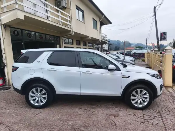 Land Rover Discovery Sport 2016 - 21500 EUR, 178000 km - AUTO.MOTO.pt - 178000km - foto 6 de 33