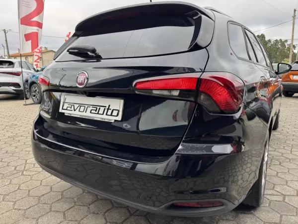 Fiat Tipo Station Wagon 2017 - 8990 EUR, 194000 km - AUTO.MOTO.pt - 194000km - foto 26 de 37