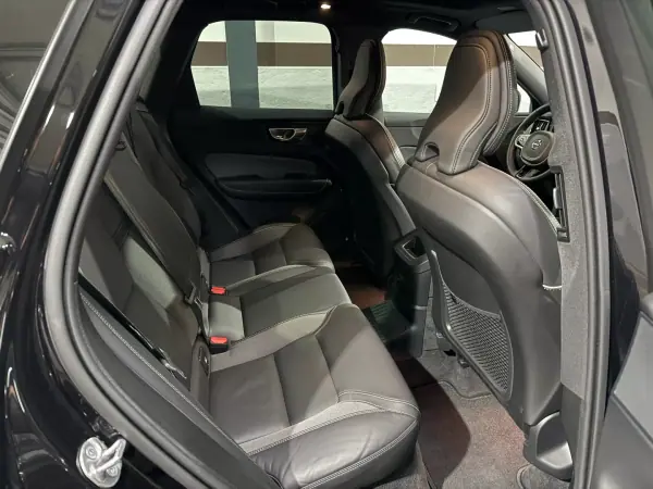 Volvo XC 60 2024 - 56900 EUR, 11000 km - AUTO.MOTO.pt - 11000km - foto 30 de 40