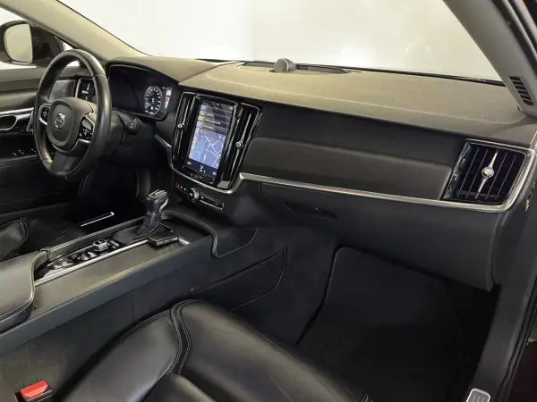 Volvo V90 Cross Country 2017 - 23500 EUR, 213000 km - AUTO.MOTO.pt - 213000km - foto 18 de 44