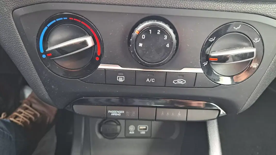 Hyundai i20 2018 - 10890 EUR, 134296 km - AUTO.MOTO.pt - 134296km - foto 41 de 43