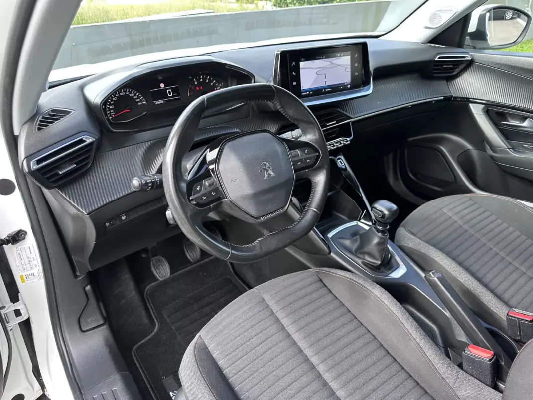 Peugeot 2008 2020 - 14900 EUR, 129000 km - AUTO.MOTO.pt - 129000km - foto 24 de 56