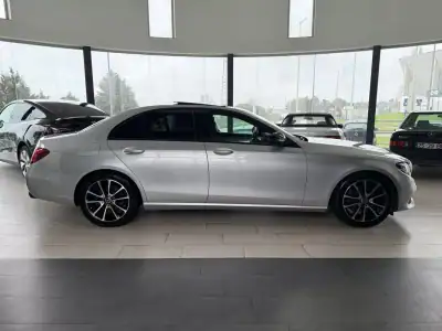 Mercedes-Benz E 220 2020 - 37900 EUR, 84701 km - AUTO.MOTO.pt - 84701km - foto 26 de 29
