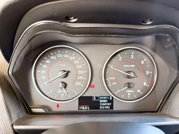 BMW 116 2015 - 13950 EUR, 190300 km - 190300km - foto 17 de 26