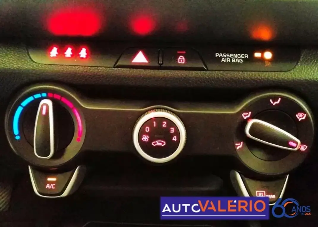 Kia Stonic 2021 - 14950 EUR, 58240 km - AUTO.MOTO.pt - 58240km - foto 22 de 29