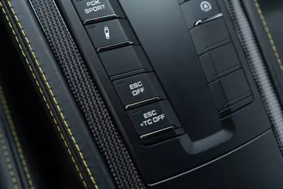 Porsche 718 Cayman 2021 - 134950 EUR, 23000 km - AUTO.MOTO.pt - 23000km - foto 40 de 41