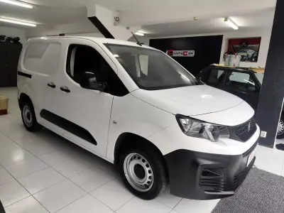Peugeot Partner 1.6 HDI , 3 Lug. , Iva Dedutivel 2019 - 12480 EUR, 157000 km - AUTO.MOTO.pt - 157000km - foto 3 de 21