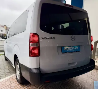 Opel Vivaro 2024 - 34950 EUR, 102000 km - AUTO.MOTO.pt - 102000km - foto 7 de 24