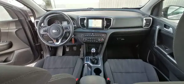 Kia Sportage 2018 - 17800 EUR, 67300 km - AUTO.MOTO.pt - 67300km - foto 16 de 21