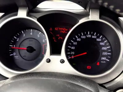 Nissan Juke 2014 - 10250 EUR, 107000 km - AUTO.MOTO.pt - 107000km - foto 15 de 20