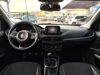 Fiat Tipo Station Wagon 2016 - 9950 EUR, 131000 km - AUTO.MOTO.pt - 131000km - foto 5 de 16