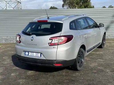 Renault Mégane Break 2011 - 7950 EUR, 226000 km - AUTO.MOTO.pt - 226000km - foto 5 de 6