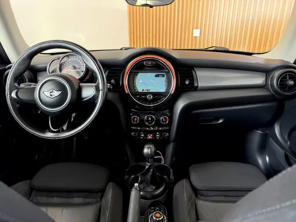 MINI One 2016 - 11900 EUR, 133000 km - AUTO.MOTO.pt - 133000km - foto 48 de 86