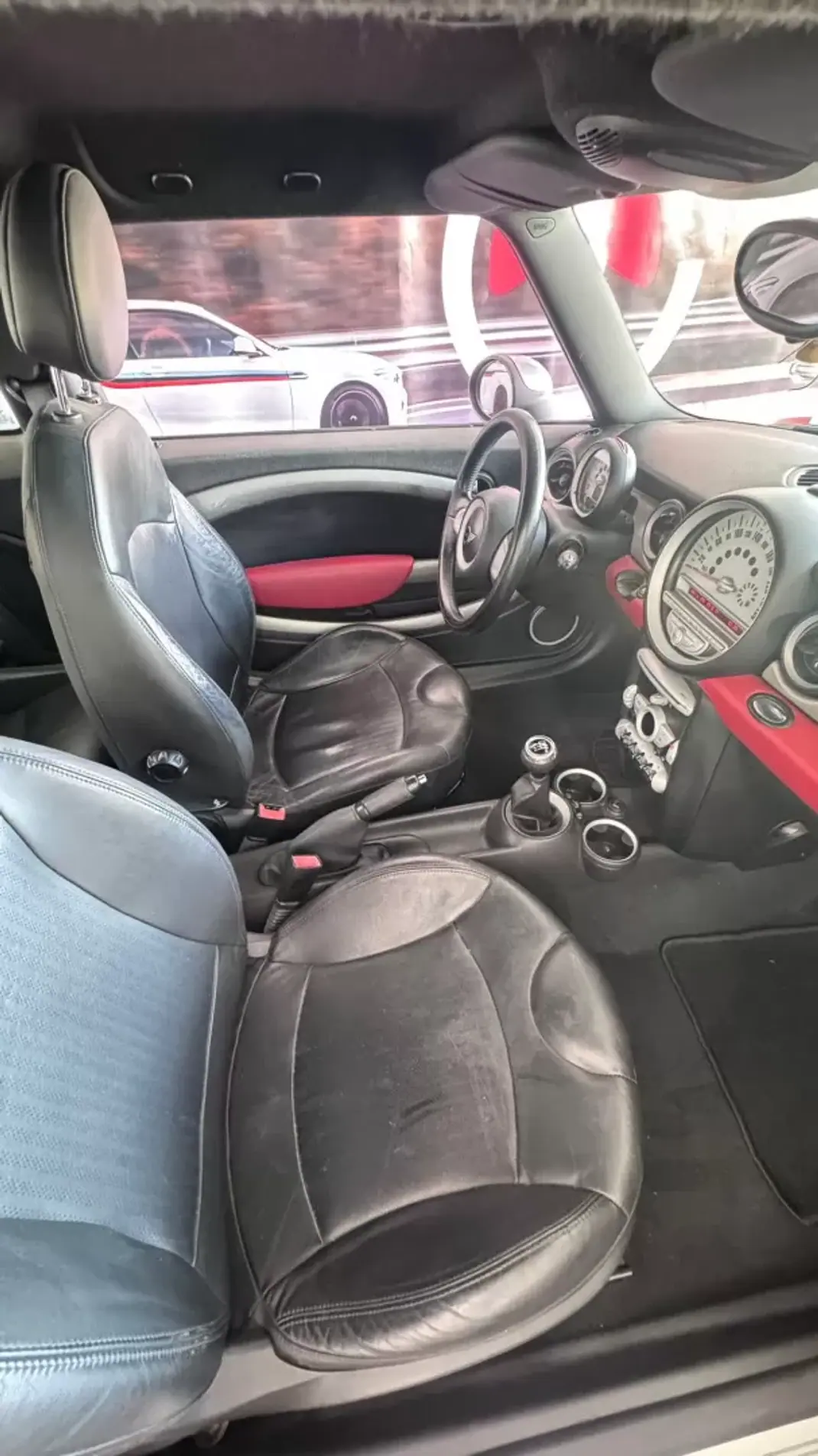 MINI Cooper 2009 - 6490 EUR, 189000 km - AUTO.MOTO.pt - 189000km - foto 8 de 9