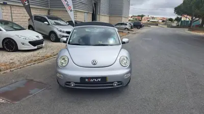 Volkswagen New Beetle Cabriolet 2004 - 9890 EUR, 127830 km - AUTO.MOTO.pt - 127830km - foto 2 de 48