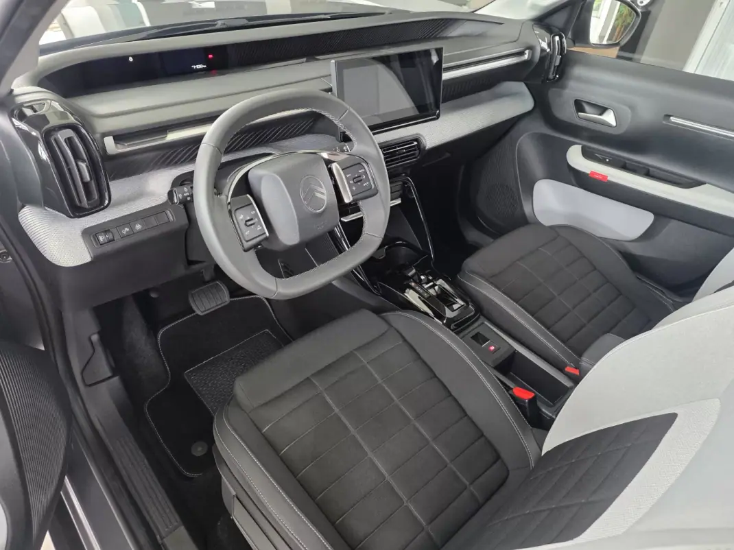 Citroën e-C3 2025 - 20499 EUR, 7487 km - AUTO.MOTO.pt - 7487km - foto 12 de 32