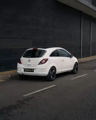Opel Corsa 2014 - 8990 EUR, 139000 km - AUTO.MOTO.pt - 139000km - foto 38 de 44