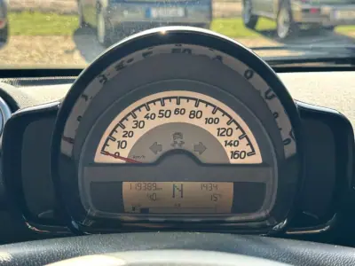 Smart Fortwo Cabrio 2010 - 5940 EUR, 119227 km - AUTO.MOTO.pt - 119227km - foto 11 de 14