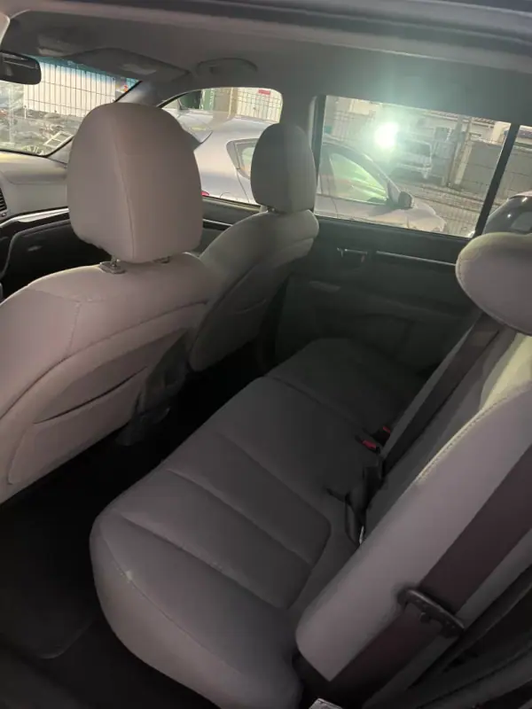 Hyundai Santa Fe 2012 - 12899 EUR, 117000 km - AUTO.MOTO.pt - 117000km - foto 7 de 8