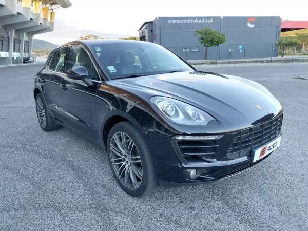 Porsche Macan 2014 - 38490 EUR, 168209 km - AUTO.MOTO.pt - 168209km - foto 16 de 37