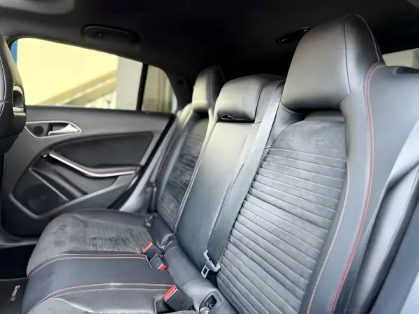 Mercedes-Benz CLA 220 2018 - 22950 EUR, 218000 km - AUTO.MOTO.pt - 218000km - foto 15 de 29