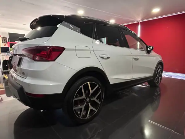 SEAT Arona 2020 - 14000 EUR, 152238 km - AUTO.MOTO.pt - 152238km - foto 7 de 22